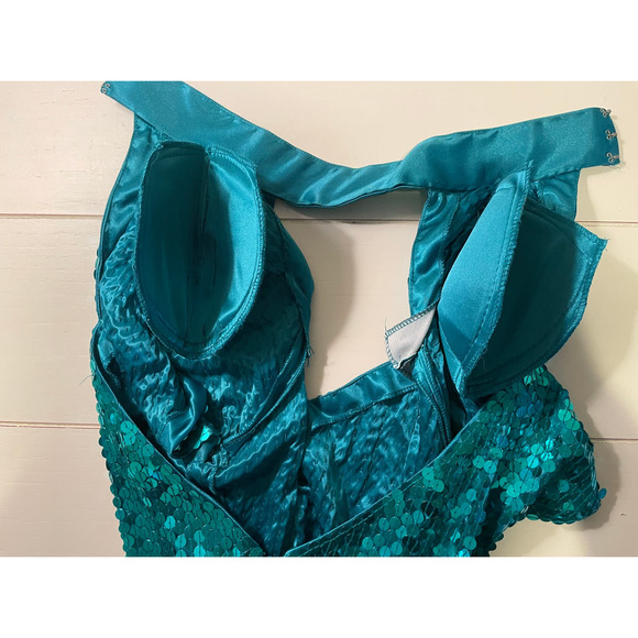 NITELINE BY DELLA ROUFOGALI, SIZE 10, EMERALD SEQUENCE DRESS - Picture 3 of 8